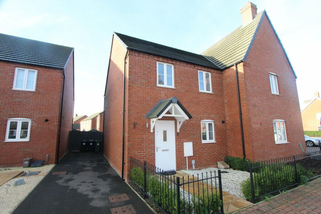 2 bedroom semidetached house for sale in Lower Coxs Close, Cranfield