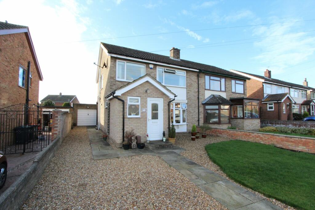 3 bedroom semidetached house for sale in Bedford Road, Wootton