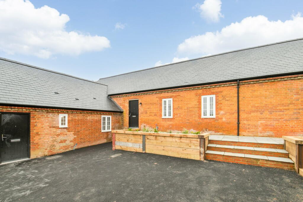 2 bedroom bungalow for sale in The Old Stables, Park Farm, Green Lane