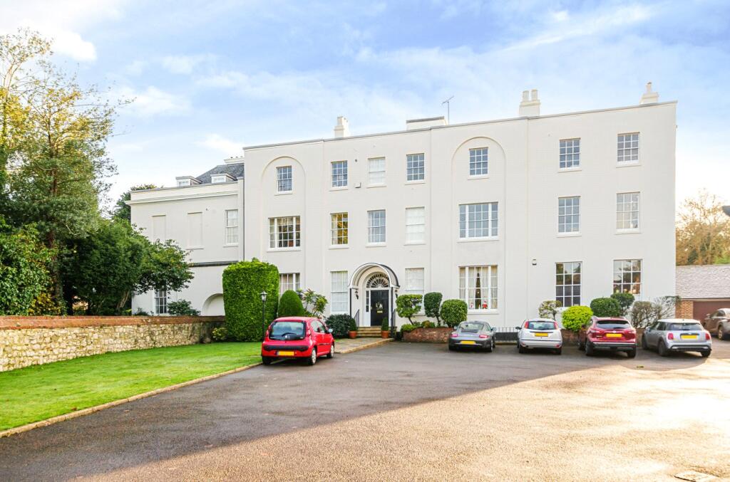 Main image of property: Kippington House, 126 Kippington Road, Sevenoaks, Kent, TN13
