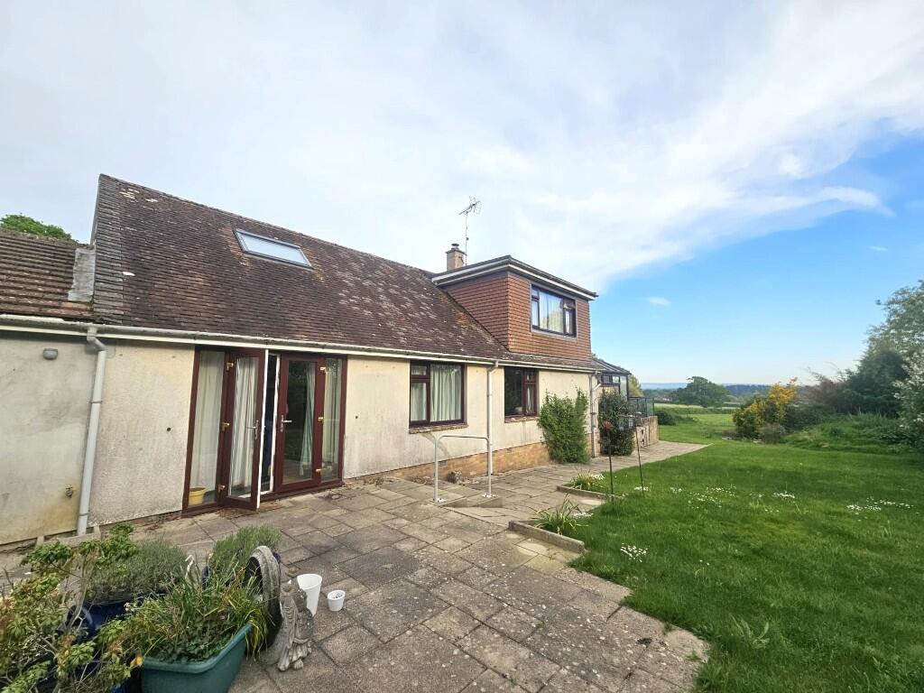 Main image of property: Little Chimney, Post Green Road, Lytchett Minster, Poole, BH16 6AP