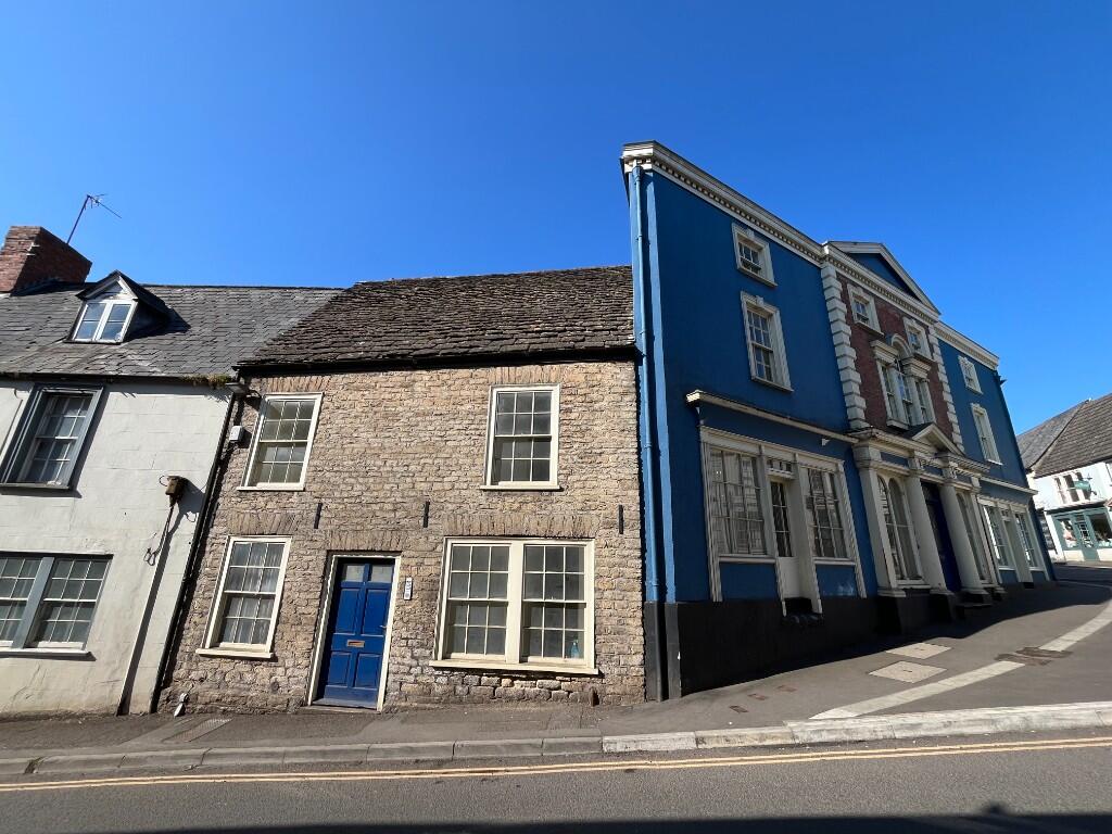 Main image of property: Flat 3 Bruton House, 1 Patwell Street, Bruton, Somerset, BA10 0EQ