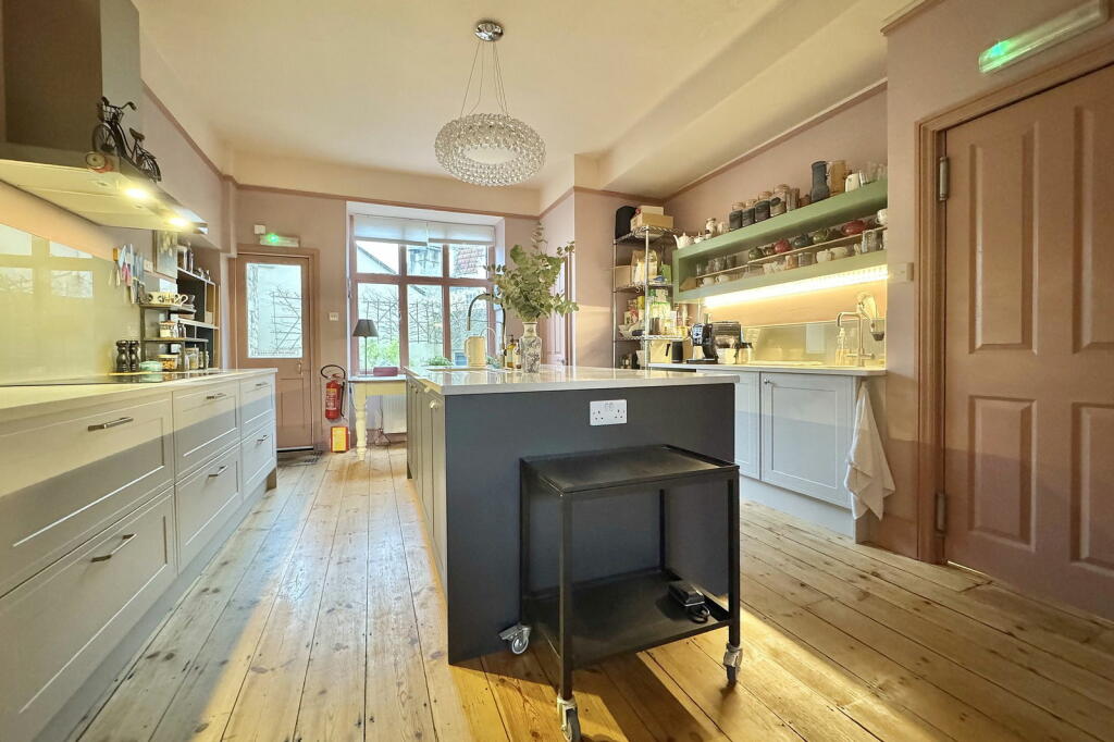 Additional property image - Belvedere, Bath