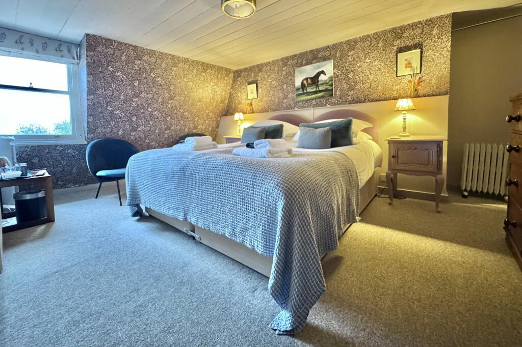Additional property image - Belvedere, Bath