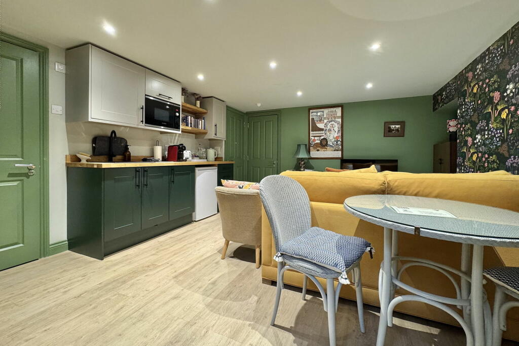 Additional property image - Belvedere, Bath