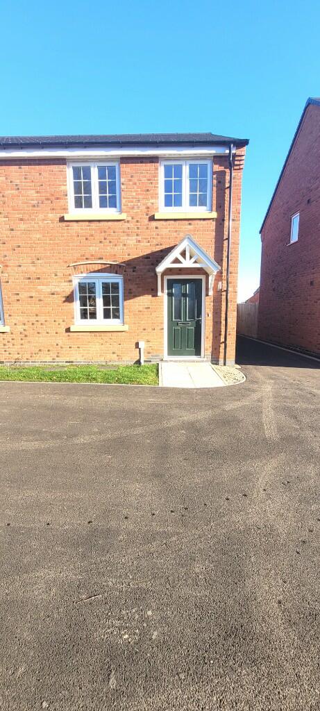 Main image of property: 16 Pieces Place, LE17