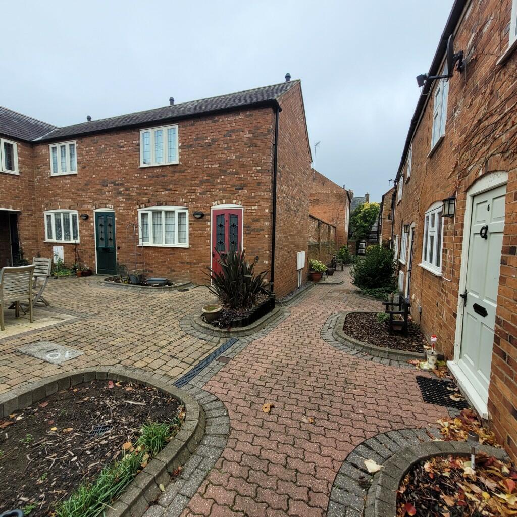 Main image of property: 10 Martins Yard, Market Harborough, Leicestershire, LE16