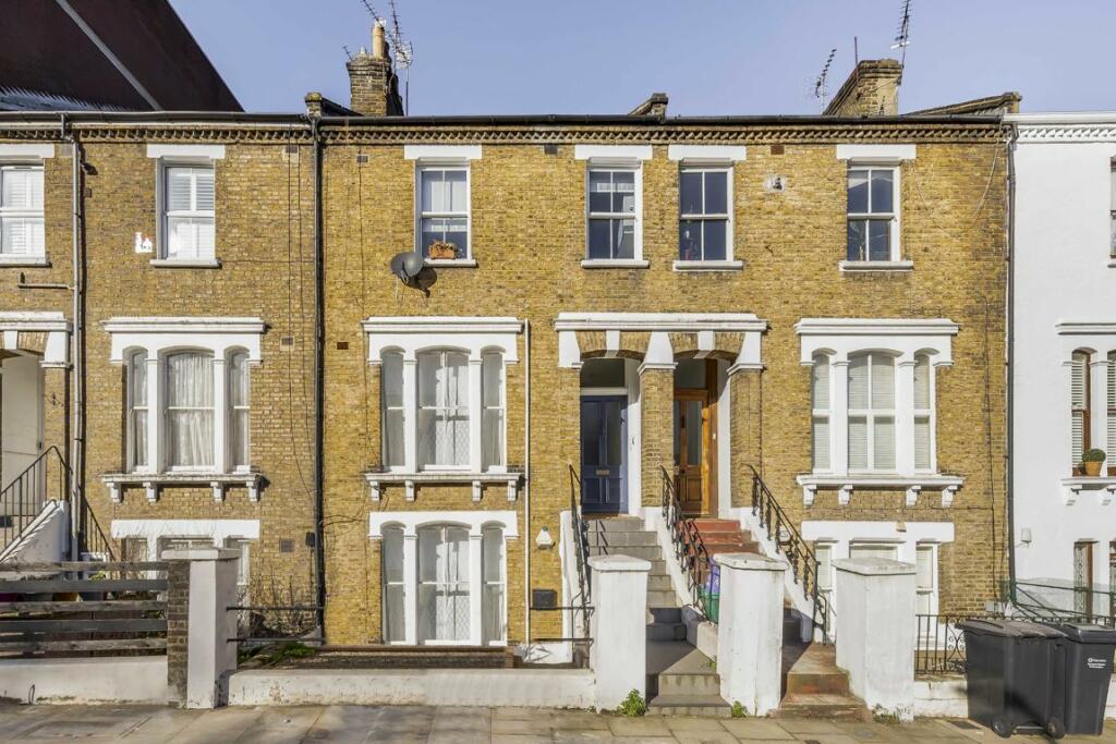 3 bedroom flat for sale in West End Lane, West Hampstead, NW6