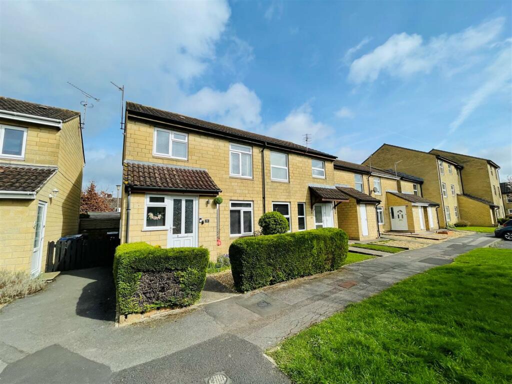 3 bedroom semidetached house for sale in Rope Walk, Melksham, SN12