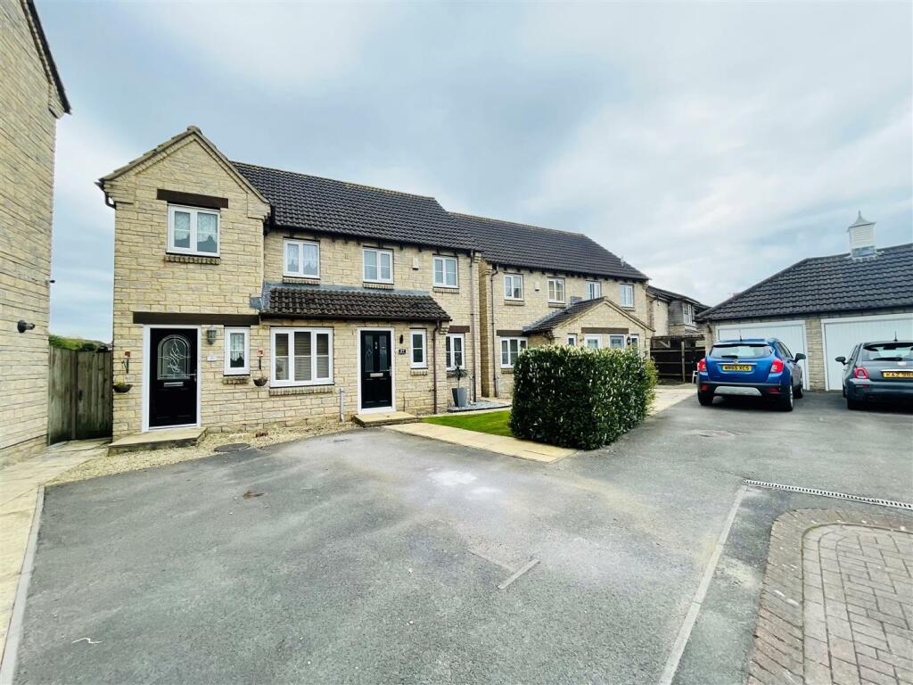 3 bedroom semidetached house for sale in Bowmans Court,, SN12