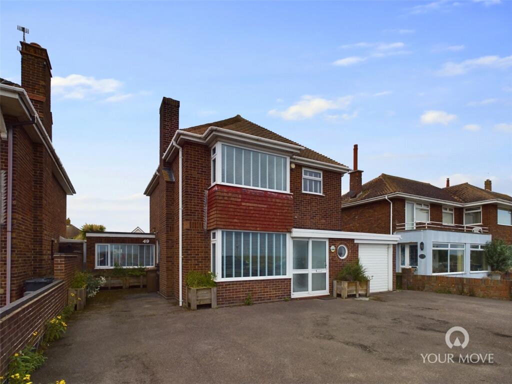 4 bedroom detached house for sale in North Drive, Great Yarmouth