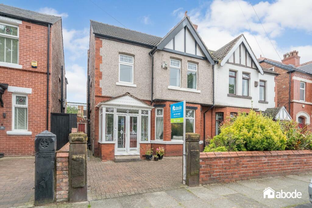 4 bedroom semidetached house for sale in De Villiers Avenue, Liverpool