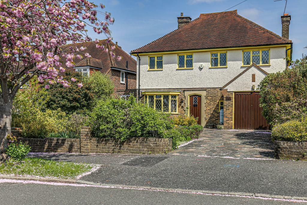 4 bedroom detached house for sale in Ewhurst Avenue, Sanderstead, CR2 ...