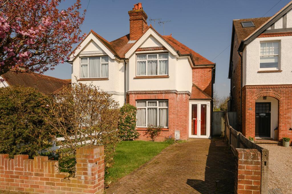 3 bedroom semidetached house for sale in Freelands Road, Cobham, KT11