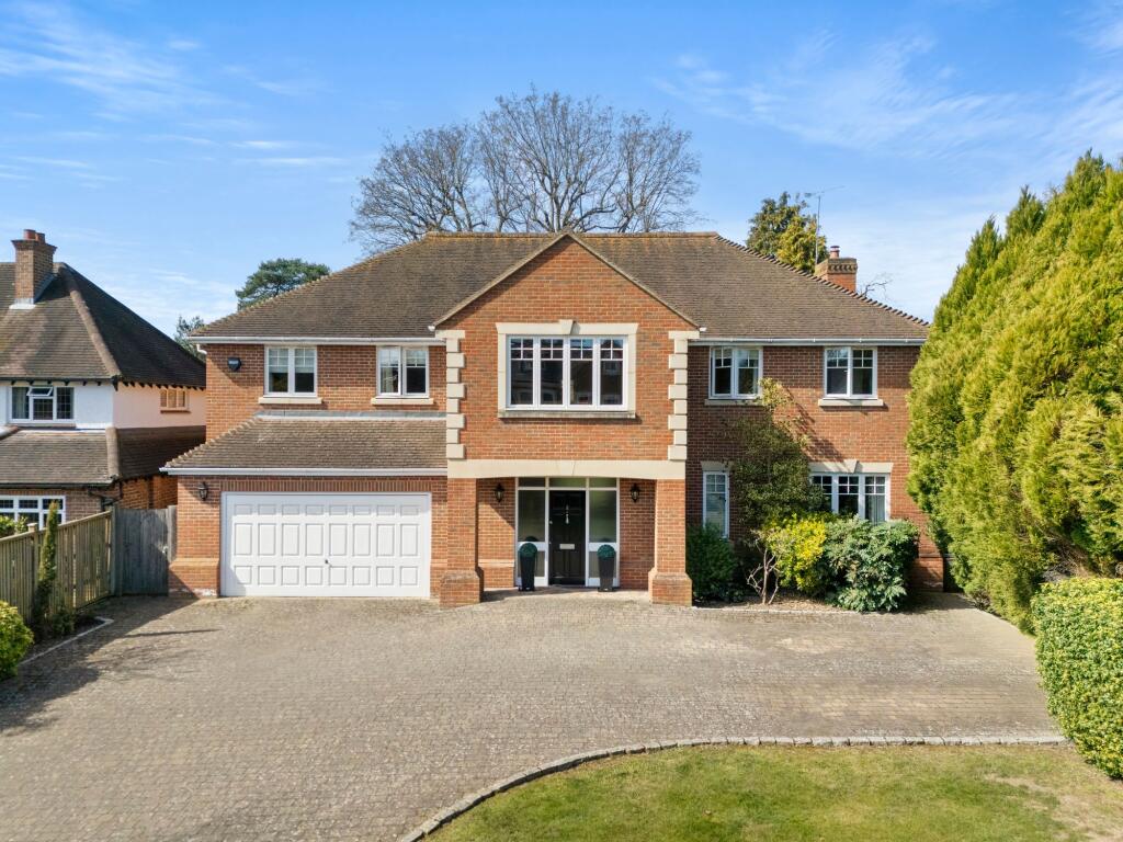 Main image of property: Oak Road, Cobham, KT11