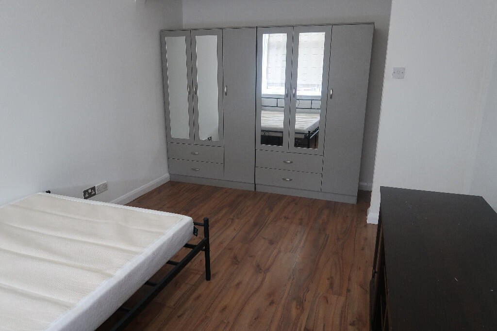 Main image of property: Wood End Gardens,Northolt,UB5