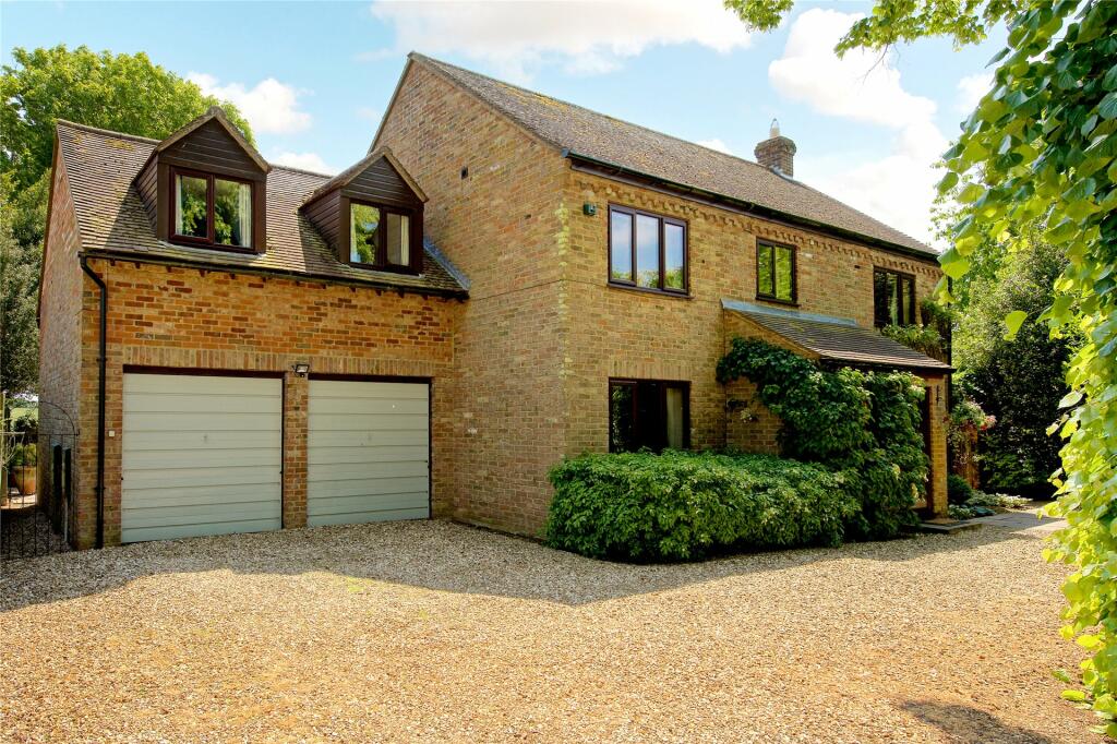 5 bedroom detached house for sale in Church Street, Gawcott