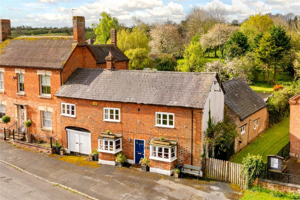 3 bedroom semidetached house for sale in The High Street, Thornborough