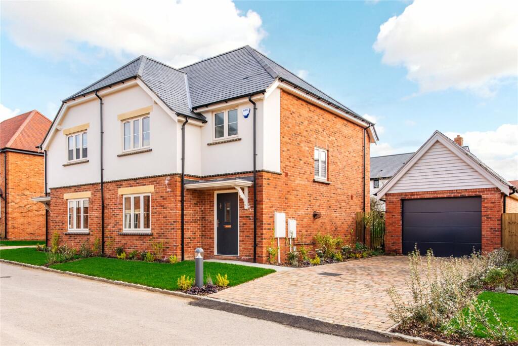 3 bedroom semidetached house for sale in Platinum Close, Steeple