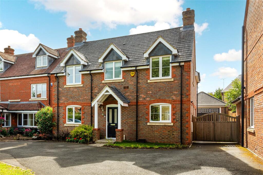Main image of property: Rolfe Close, Winslow, Buckinghamshire, MK18