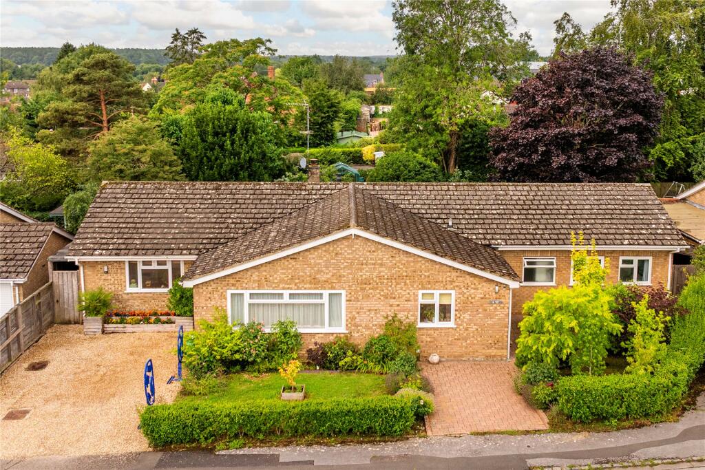 Main image of property: Old Barn Close, Gawcott, Buckinghamshire, MK18