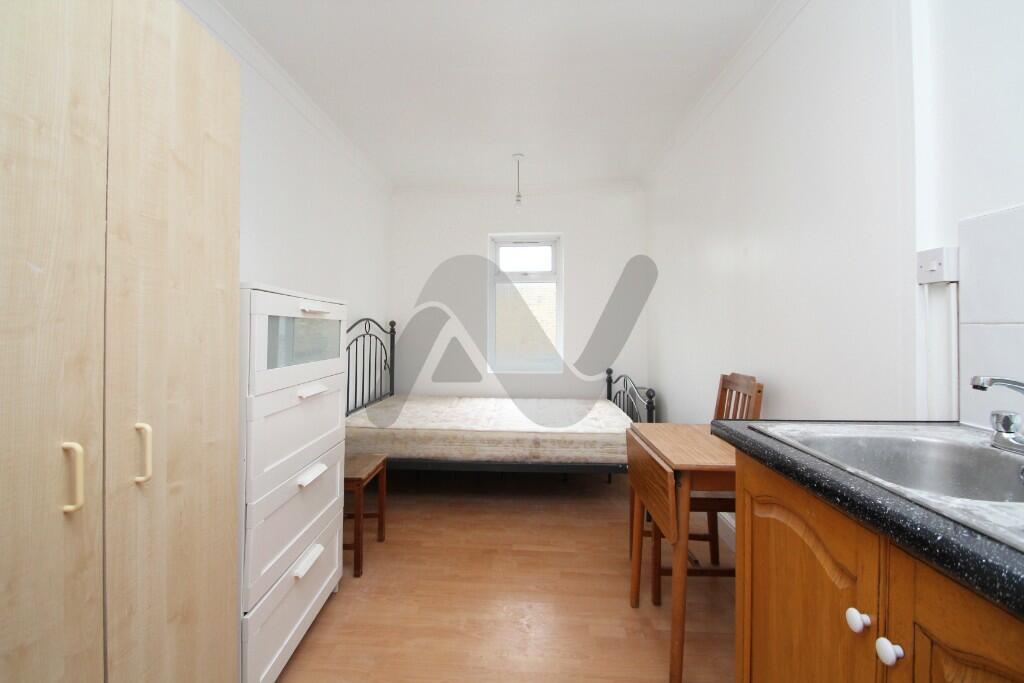 Main image of property: Crouch Hill, London, N4 4AP