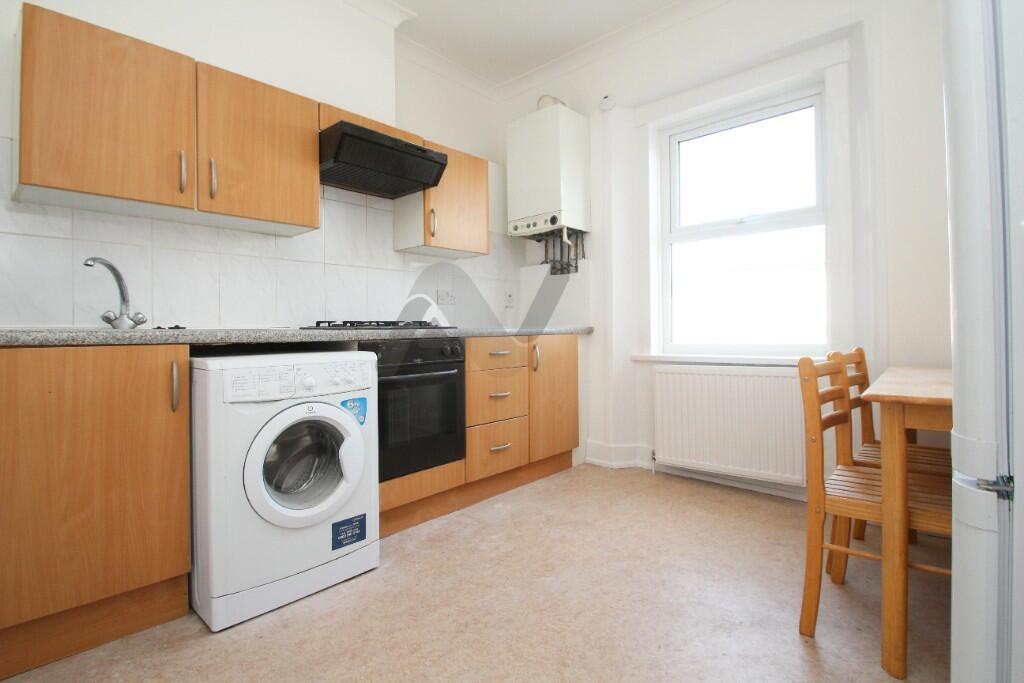 2 bedroom flat for rent in Seven Sisters Road, London, N4 3NS, N4