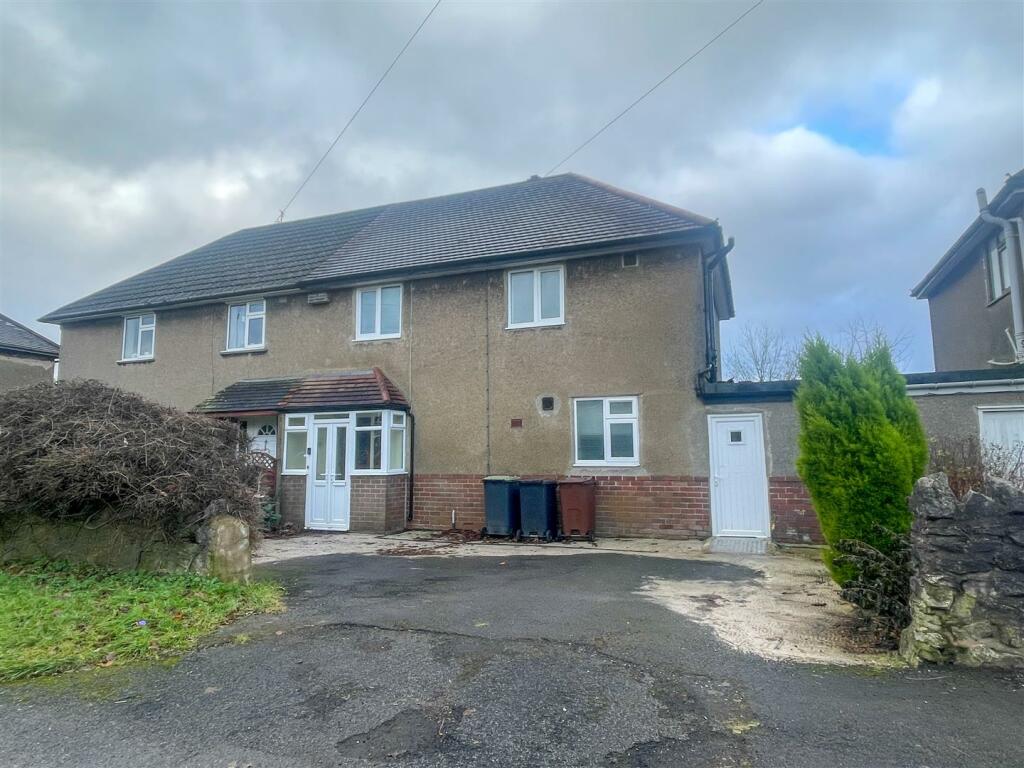 4 bedroom semidetached house for sale in Victoria Park Road, Buxton, SK17