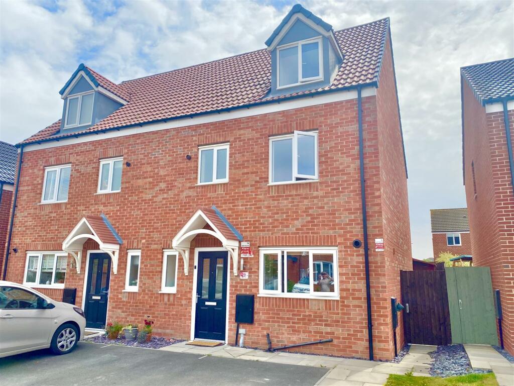Main image of property: Chaffinch Close, Clipstone Village, Mansfield