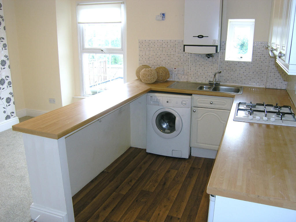 2 bedroom flat for rent in Bridge Street, Usk, Monmouthshire, NP15