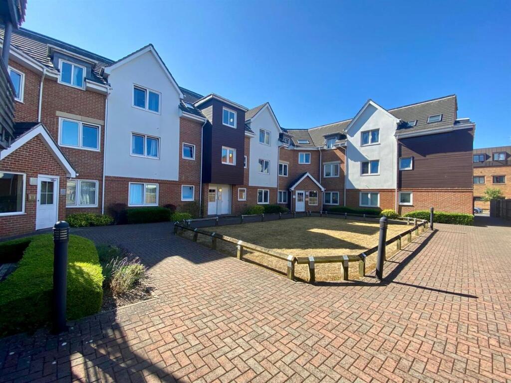 Main image of property: Old Dairy Close, Fleet