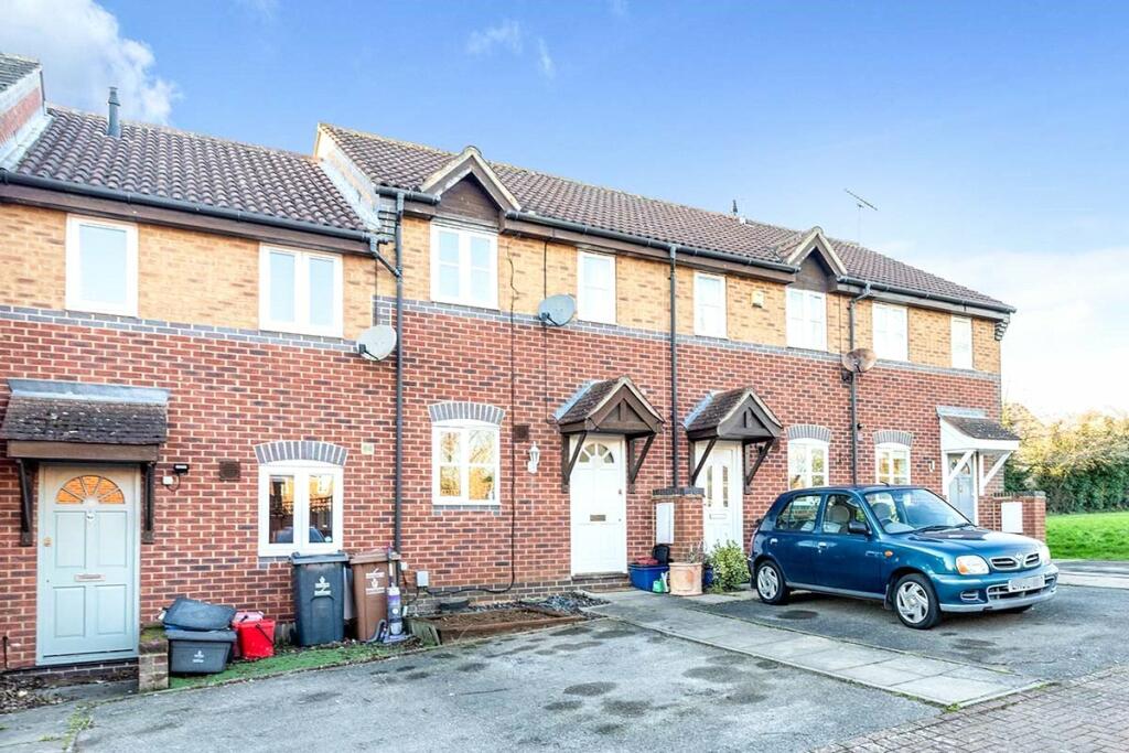 2 bedroom terraced house for rent in Chepstow Close, Stevenage