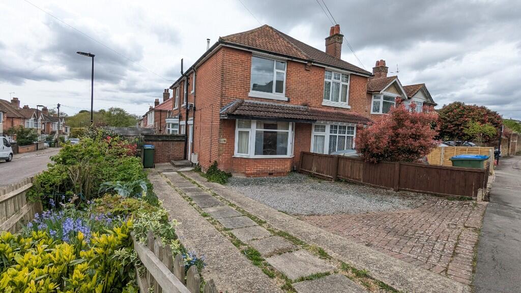 Main image of property: Warren Crescent, Southampton, Hampshire, SO16