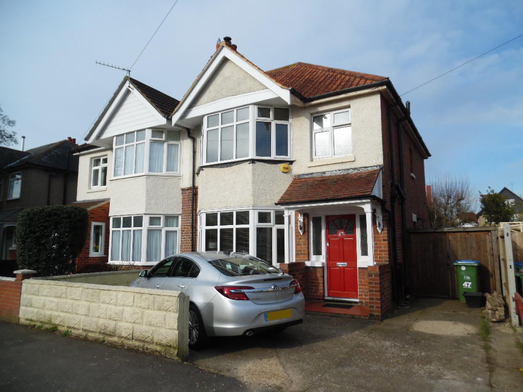 3 bedroom semi-detached house for rent in Gurney Road, Southampton, Hampshire, SO15
