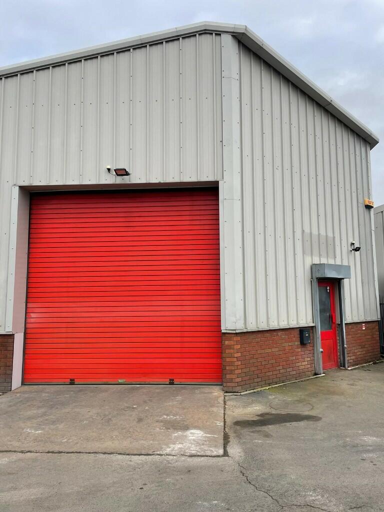 Commercial property for rent in 25E North Bank, Droitwich