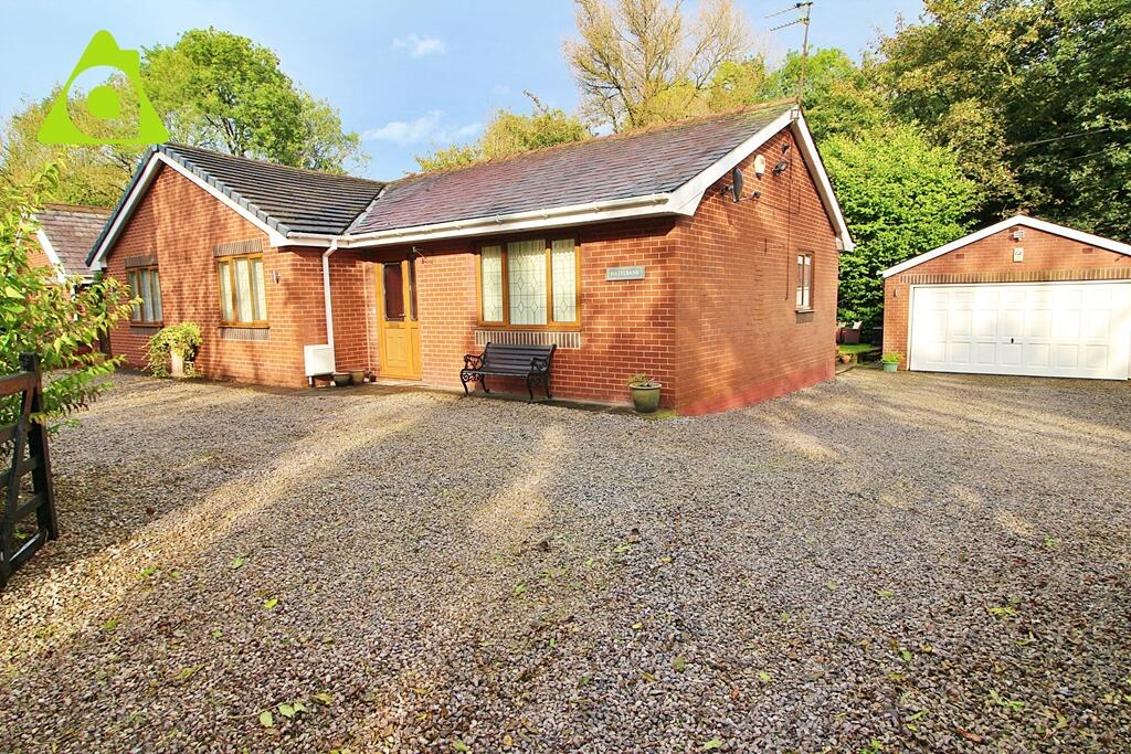 4 bedroom bungalow for sale in Hazelbank, Wearish Lane, Westhoughton, BL5 2DG, BL5