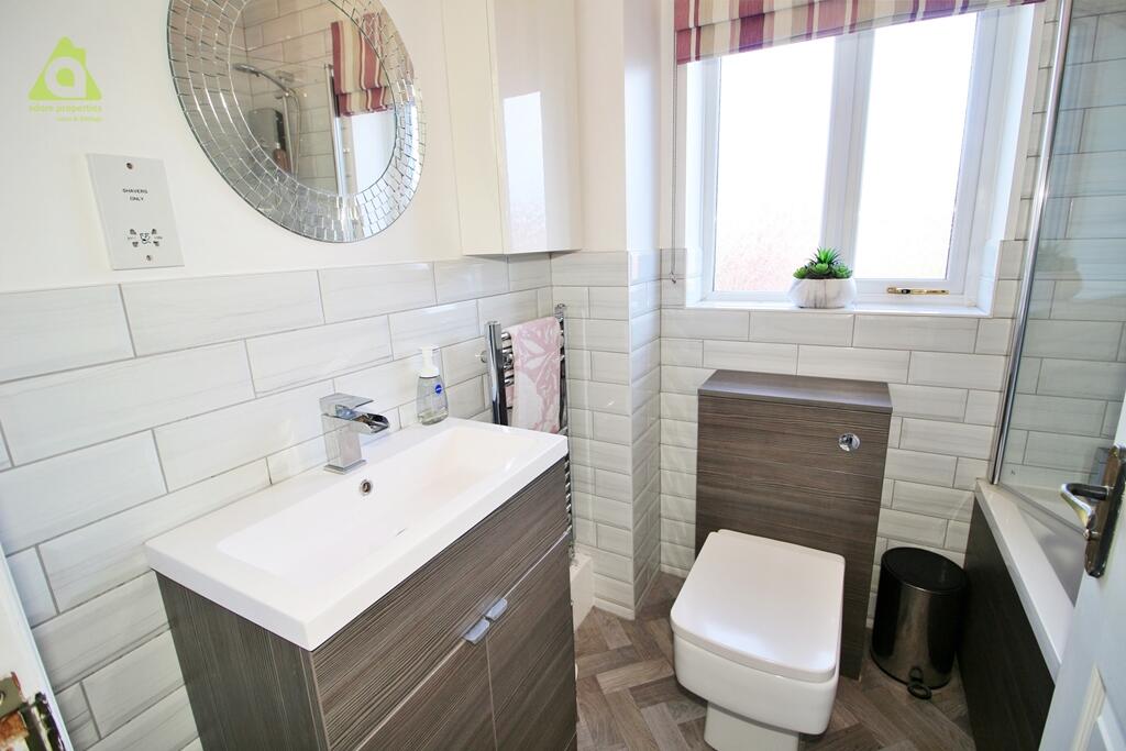 Additional property image - Parkham Close, Westhoughton, BL5 2GT