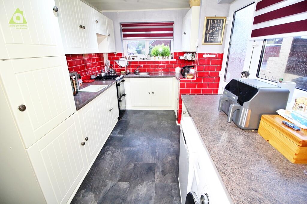 Additional property image - Southover, Westhoughton, BL5 2HT