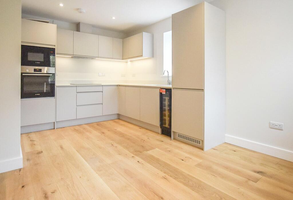 Main image of property: Flat 6, Endlesham Court,, 131 Woodcote Valley Road,, Purley, CR8