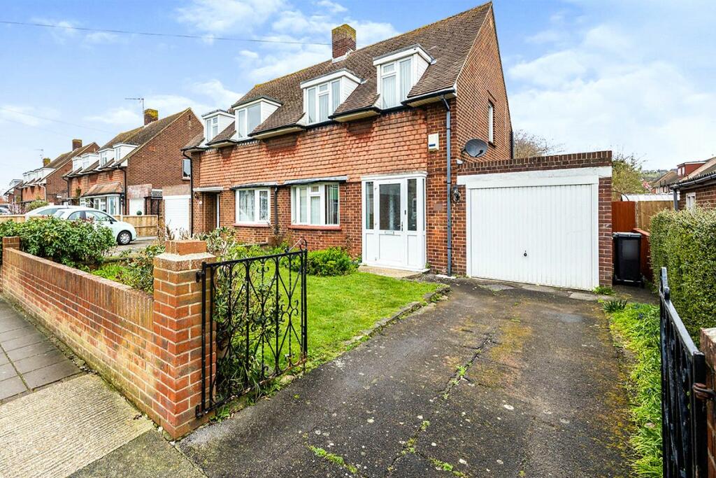 Main image of property: Old Manor Way, Drayton, Portsmouth, Hampshire, PO6