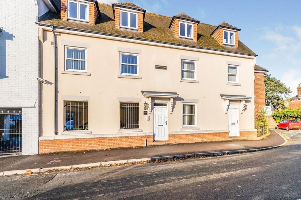 Main image of property: Flat 2 1a Beechworth Road, Havant, Hampshire, PO9