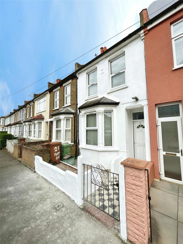 3 bedroom terraced house for rent in Percy Road, Mitcham, CR4