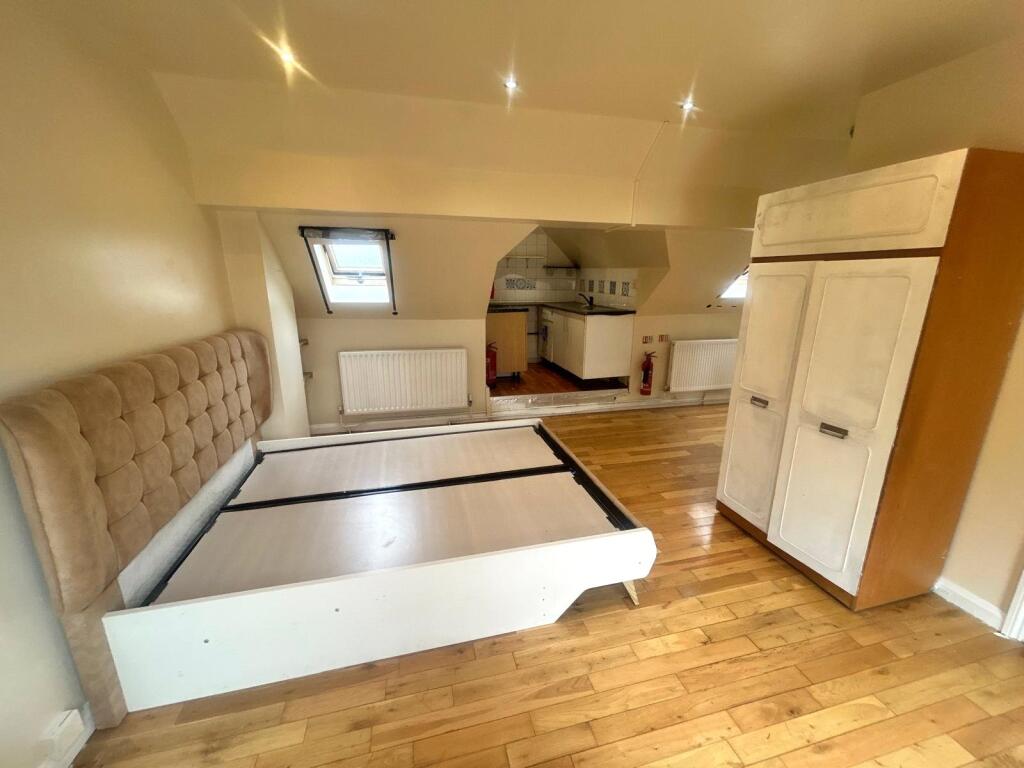 Main image of property: Croydon Road, Wallington, SM6