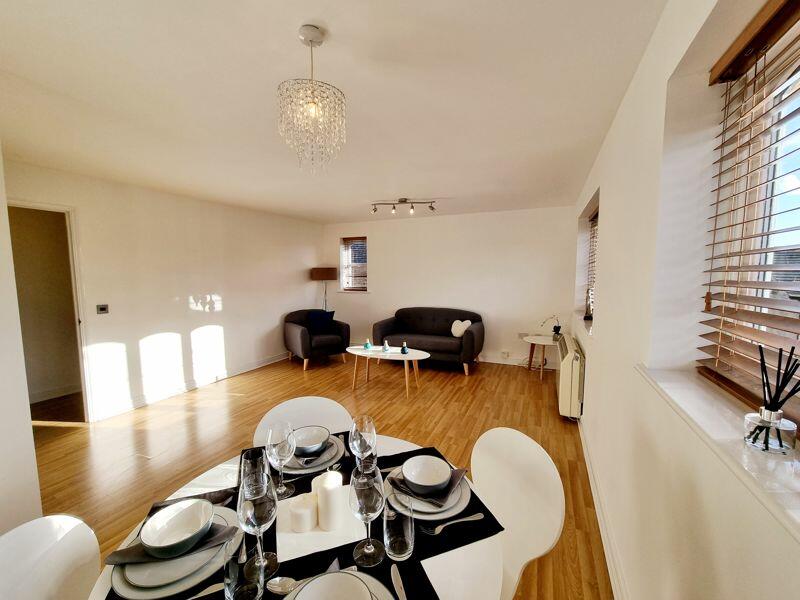 2 bedroom flat for sale in Dunlop Close, Dartford, Kent, DA1