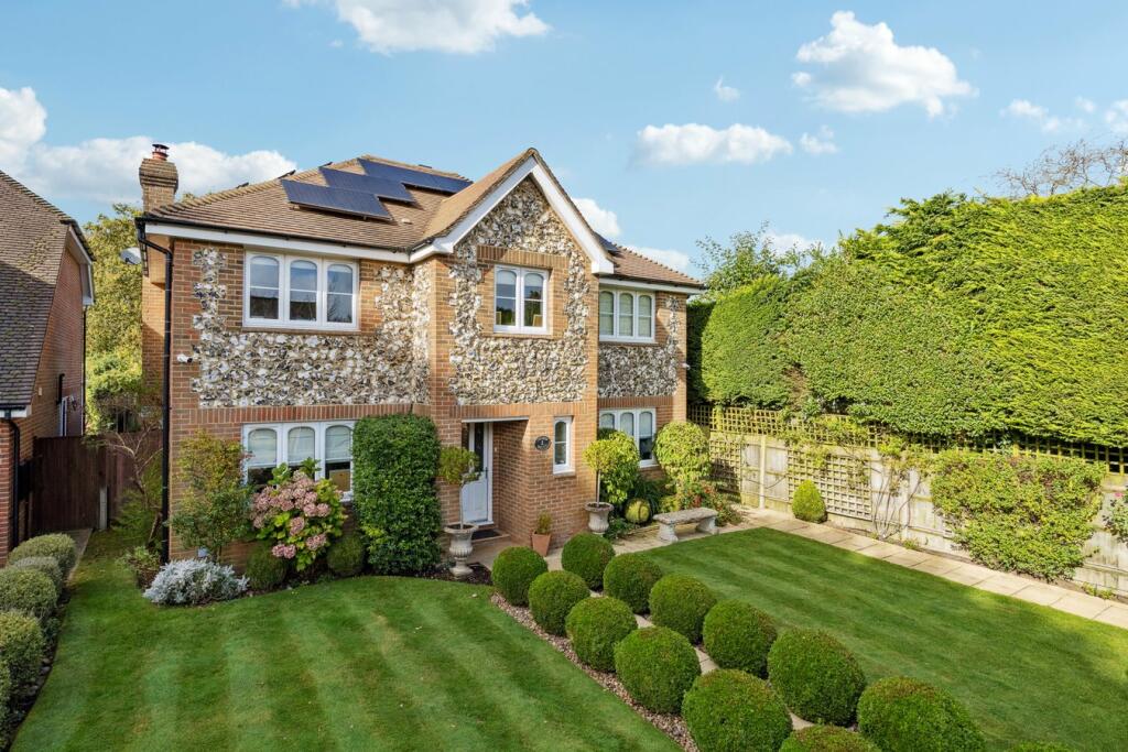 5 bedroom detached house for sale in 2 Oakview, Hyde Heath, Amersham, HP6