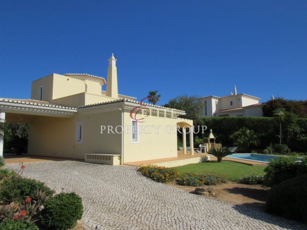 3 bedroom villa for sale in Algarve, Lagoa, Portugal