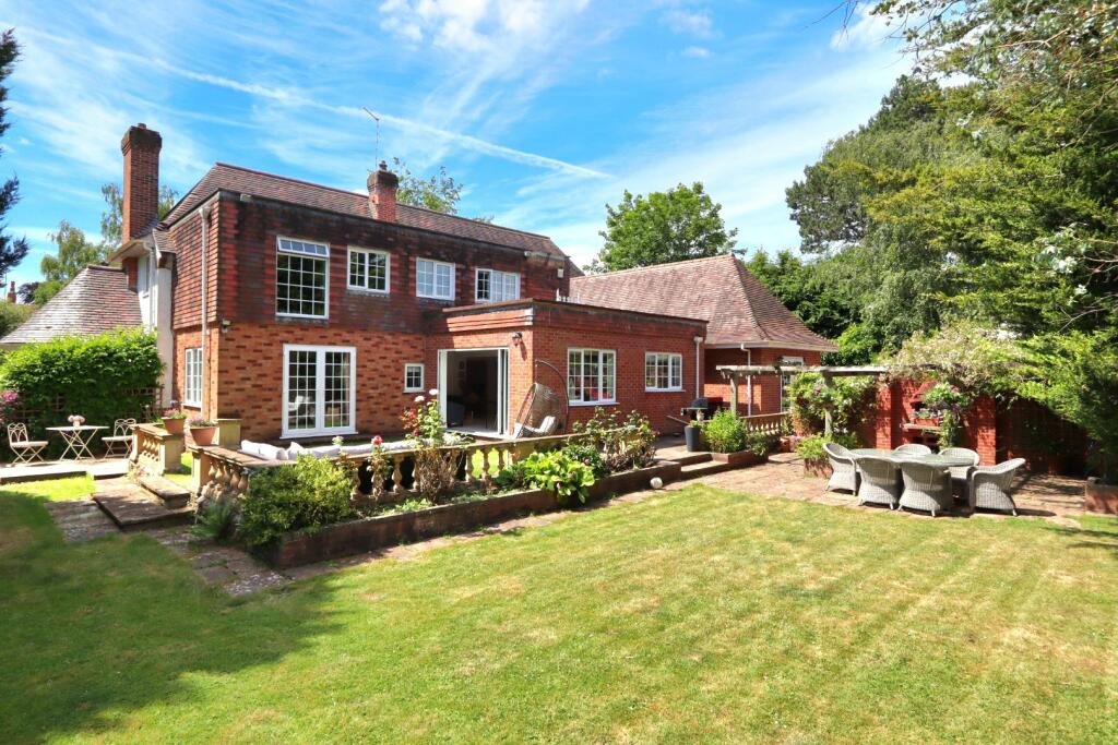 5 bedroom detached house for sale in Staplegrove Road, Taunton, TA2