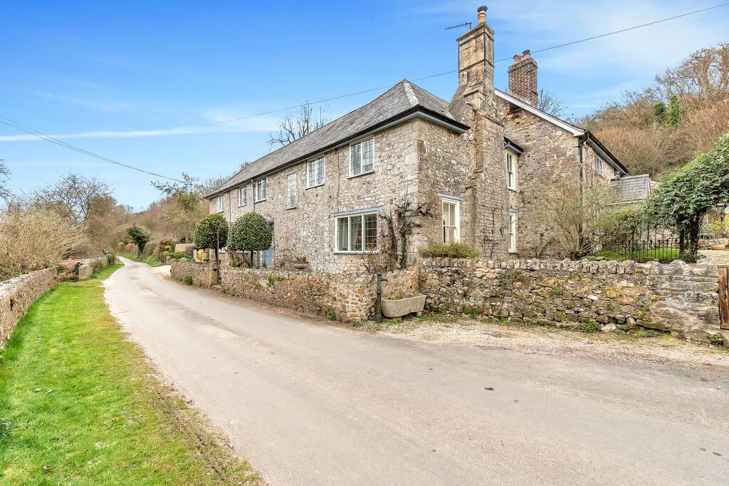 Main image of property: Combpyne, Axminster, Devon, EX13