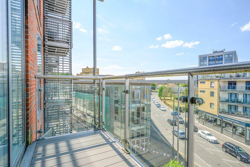 1 bedroom flat for sale in The Heart, WaltonOnThames, KT12