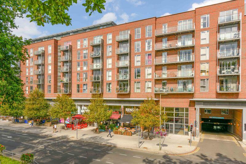 1 bedroom flat for sale in The Heart, WaltonOnThames, KT12